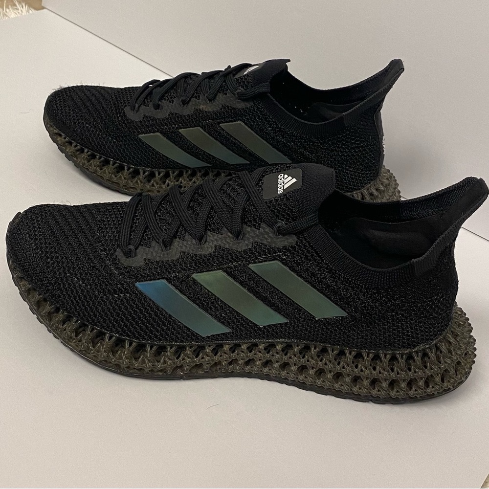 adidas 4DFWD running course a pied black and carbon Men’s size 10.5
